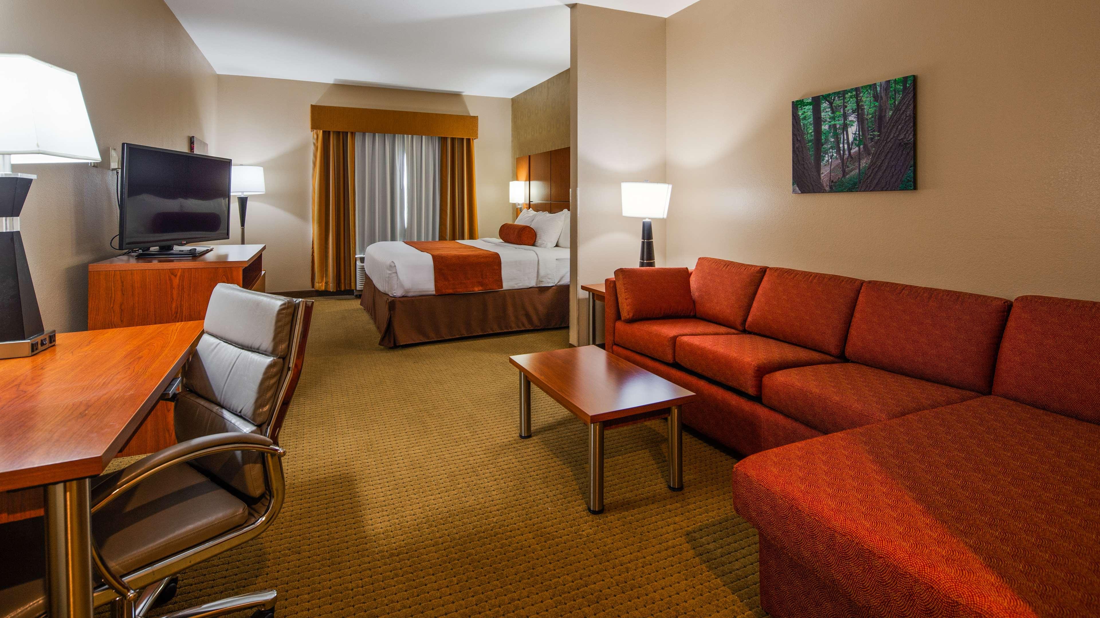 Best Western Plus Finger Lakes Inn & Suites Cortland Eksteriør bilde