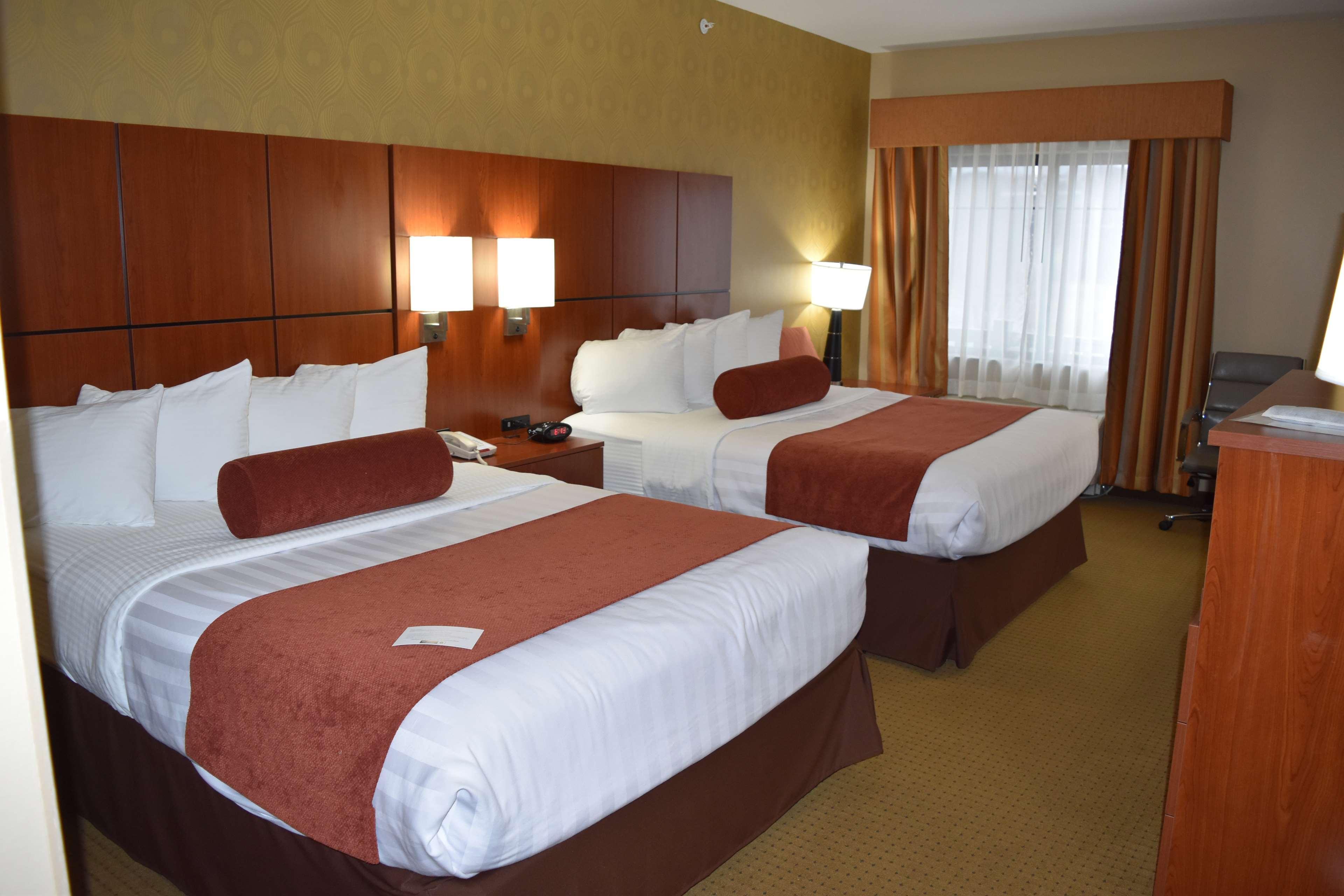 Best Western Plus Finger Lakes Inn & Suites Cortland Eksteriør bilde