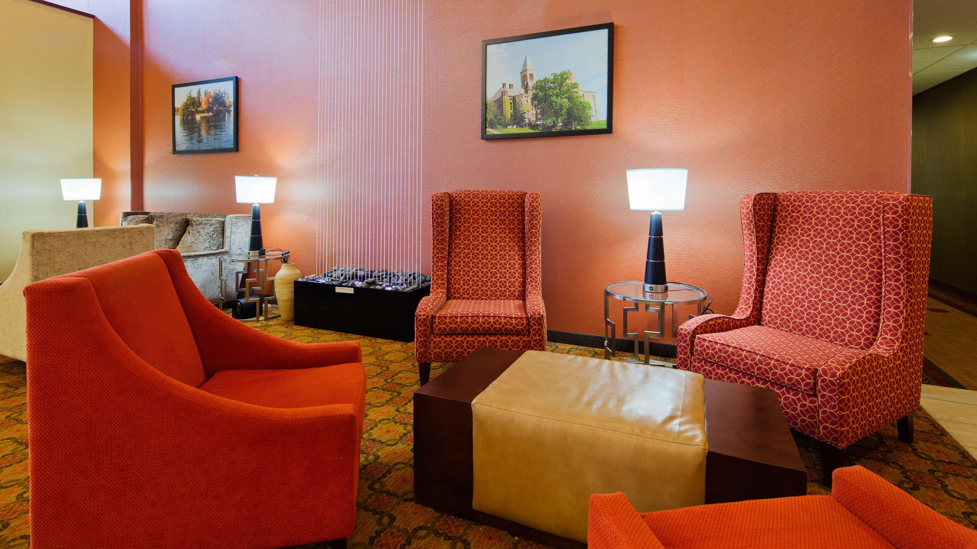 Best Western Plus Finger Lakes Inn & Suites Cortland Eksteriør bilde