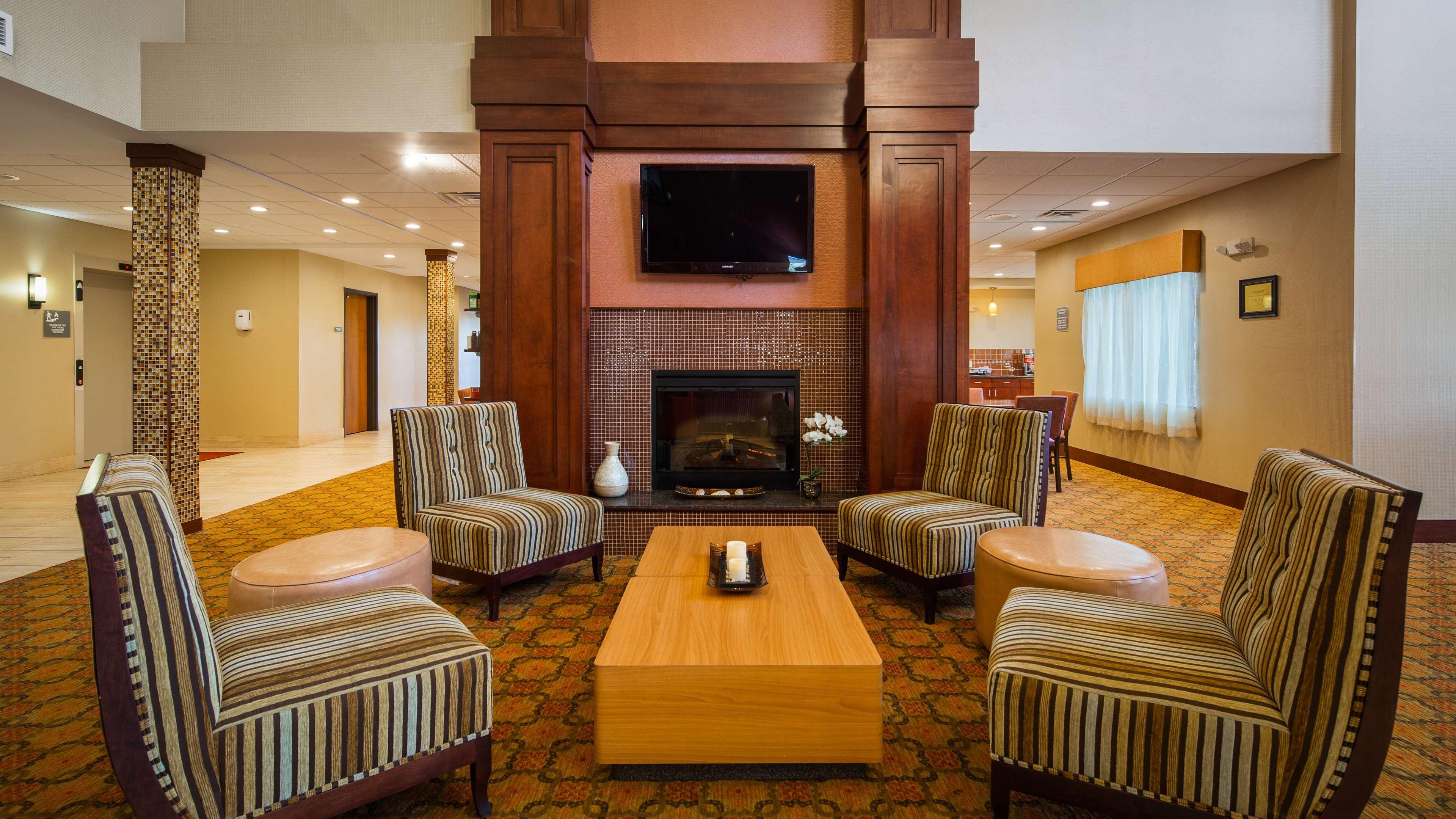Best Western Plus Finger Lakes Inn & Suites Cortland Eksteriør bilde